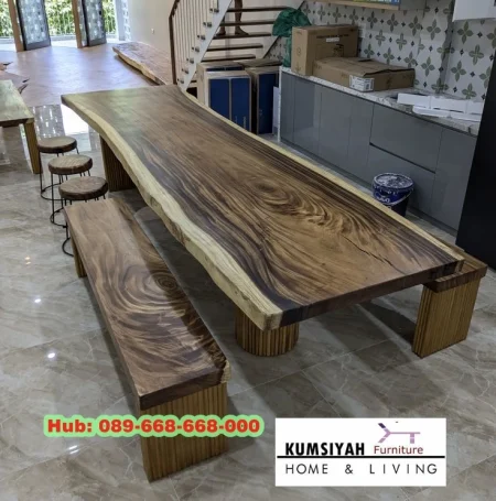 Meja Besar Kayu Trembesi