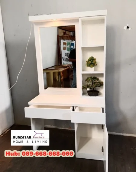 Meja Rias Minimalis Lampu
