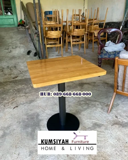 Meja Cafe Terdekat