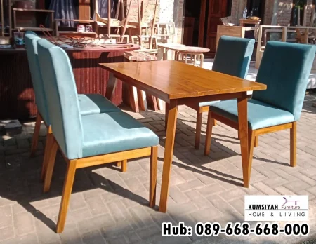 Meja Makan 4 Kursi Kayu Jati